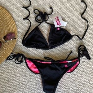 Black string bikini